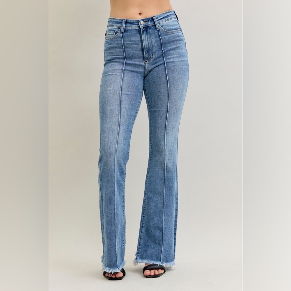 NEW🪻🪻Judy Blue High Waist Flare Fray Hem Jeans with Front Pintuck Detail